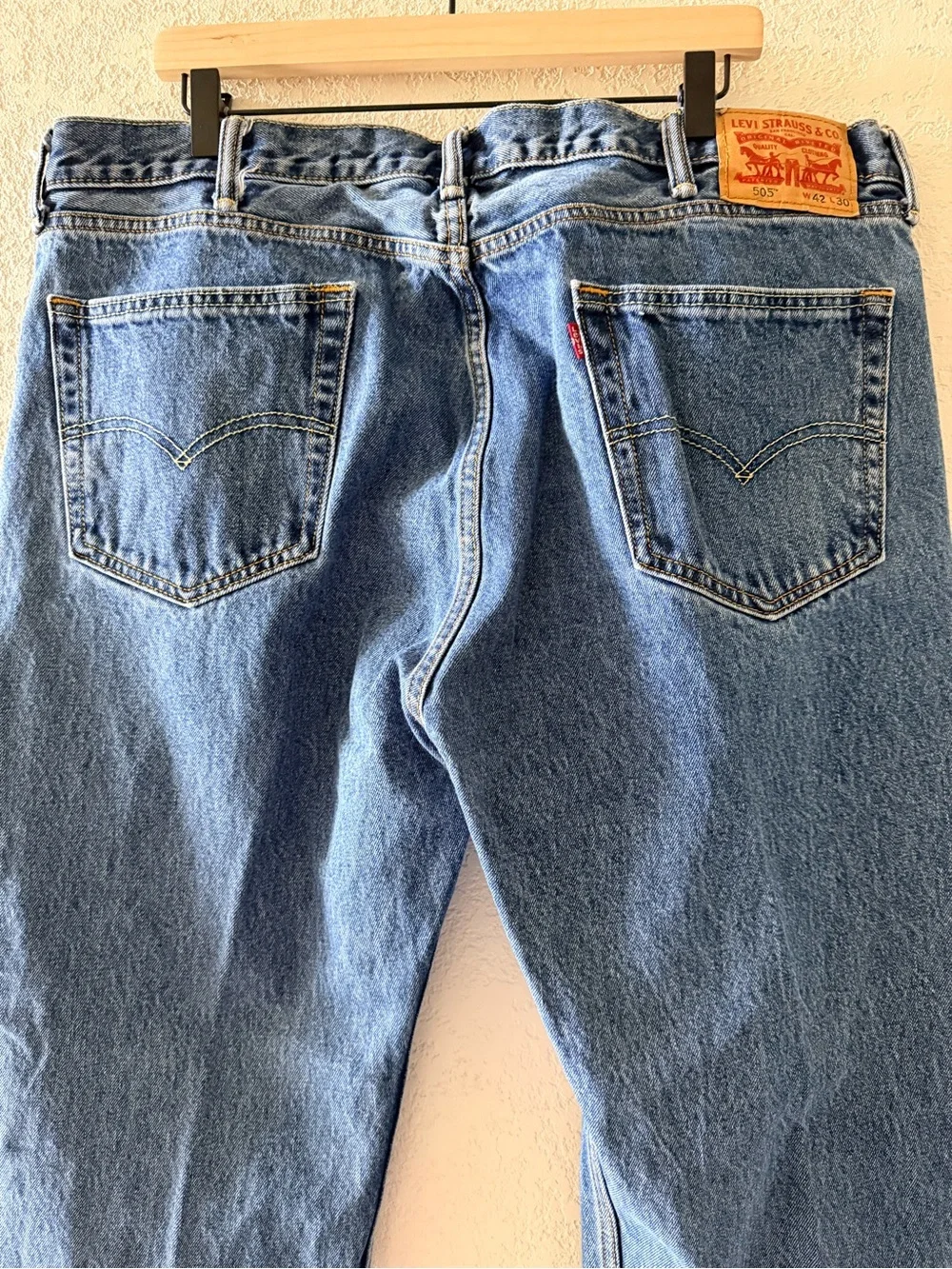 LEVIS Men’s 505 Denim Straight Jeans 100% Cotton Size 42X30